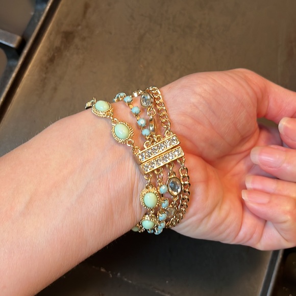 Like new bracelet bundle - Picture 17 of 17